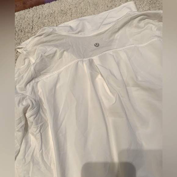 Lululemon - White Long-Sleeve Zip Top with Mesh Accents - Size 10 - Picture 6 of 9